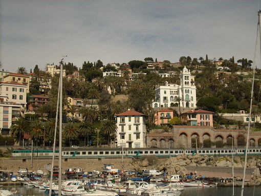 Bordighera: sabato visita sui sentieri di Monet ed a Villa Garnier con la coop Strade Bordighera: sabato visita sui sentieri di Monet ed a Villa Garnier con la coop Strade