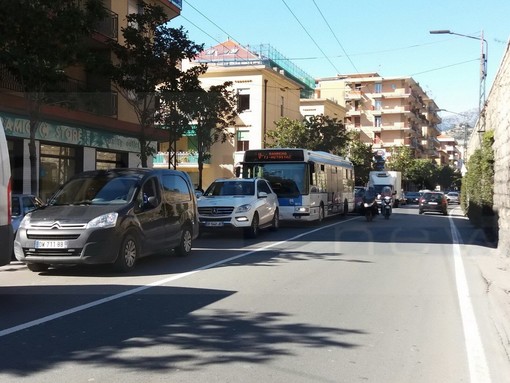 Camporosso: lavori nella zona delle Braie e traffico in tilt con la protesta degli automobilisti Camporosso: lavori nella zona delle Braie e traffico in tilt con la protesta degli automobilisti