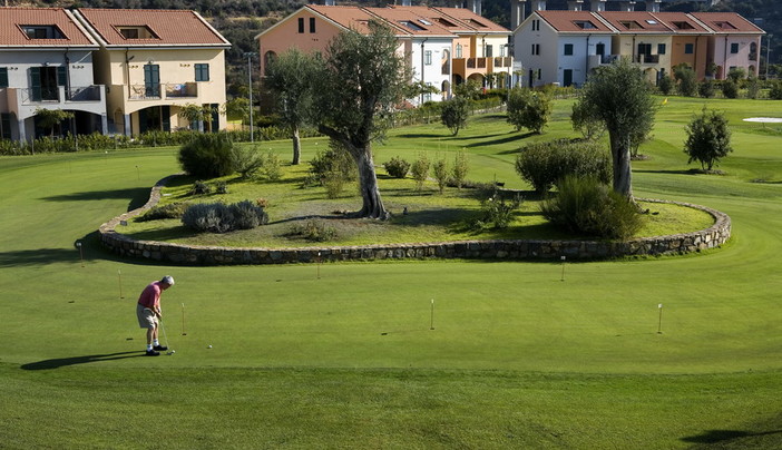 Domenica prossima al 'Castellaro Golf Club' appuntamento con sport e moda 'Fashion Cup' Domenica prossima al 'Castellaro Golf Club' appuntamento con sport e moda 'Fashion Cup'