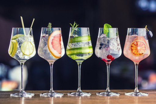 Una serata di drink, food and music a Diano Castello sbarca ‘Gin nel borgo’: c'è anche il bus navetta Una serata di drink, food and music a Diano Castello sbarca ‘Gin nel borgo’: c'è anche il bus navetta