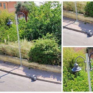 Corpo illuminante precipita sulla carreggiata, SìAmo Camporosso chiede verifiche su tutti gli impianti analoghi (Foto)