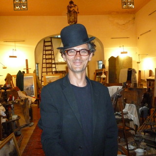 Bordighera: durante il 'Book Festival' l'esposizione dei cartelli stradali autografati da Clet Abraham