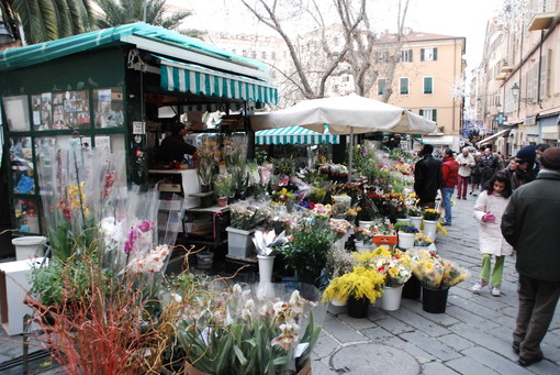 Sanremo: chioschi dei fiori, scambio epistolare Amministrazione-Titolari, la prossima settimana incontro definitivo? Sanremo: chioschi dei fiori, scambio epistolare Amministrazione-Titolari, la prossima settimana incontro definitivo?