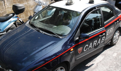 Ventimiglia: abbandona lo scooter con la droga sotto la sella e fugge via, indagini dei Carabinieri
