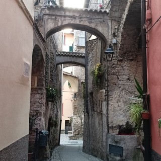 Nuovi interventi, parcheggi, aree ludiche, spazi aggregativi e ambulatorio nel centro storico: assemblea pubblica a Vallecrosia