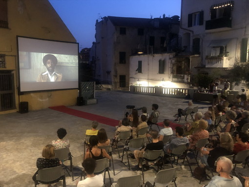 Sanremo: fuori programma per 'Cinema sotto le stelle', giovedì prossimo c'è 'E.T. l'extraterreste'