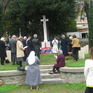 Commemorato al Cimitero militare di Bordighera il 100° anniversario dell'armistizio Inglese della 1a Guerra mondiale Commemorato al Cimitero militare di Bordighera il 100° anniversario dell'armistizio Inglese della 1a Guerra mondiale
