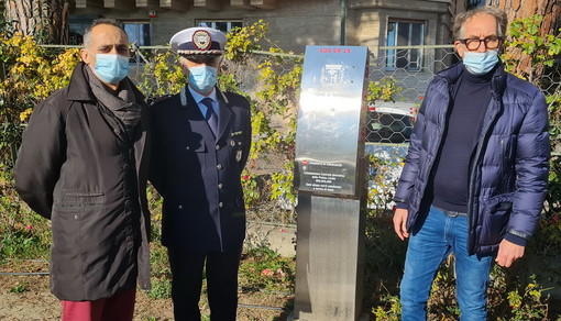 Sanremo: attive 30 colonnine Sos sulla ciclabile, il Sindaco Biancheri “Un impegno rispettato” Sanremo: attive 30 colonnine Sos sulla ciclabile, il Sindaco Biancheri “Un impegno rispettato”