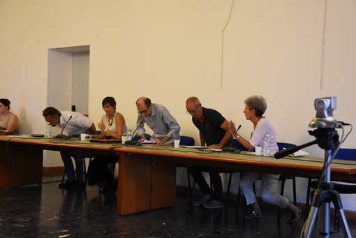 Bordighera: venerdì alle 18 Consiglio comunale 'caldo' dopo gli ultimi botta e risposta tra maggioranza ed opposizione Bordighera: venerdì alle 18 Consiglio comunale 'caldo' dopo gli ultimi botta e risposta tra maggioranza ed opposizione