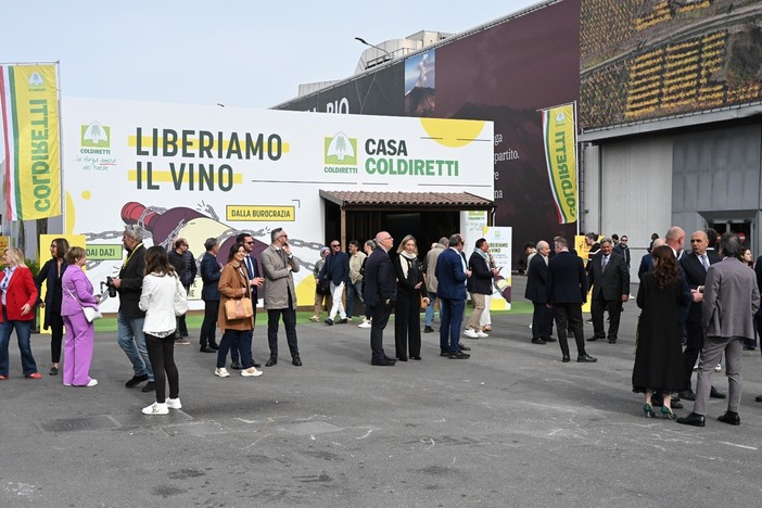 Coldiretti Liguria: “Liberare il vino dalla burocrazia per salvaguardare un settore fragile ma strategico” Coldiretti Liguria: “Liberare il vino dalla burocrazia per salvaguardare un settore fragile ma strategico”