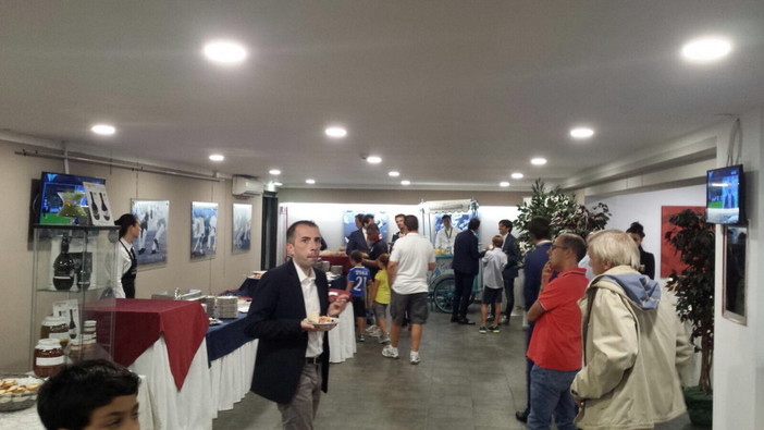 Grande successo della prima iniziativa di promozione delle eccellenze artigiane liguri allo stadio Luigi Ferraris, in occasione della partita Genoa-Juventus Grande successo della prima iniziativa di promozione delle eccellenze artigiane liguri allo stadio Luigi Ferraris, in occasione della partita Genoa-Juventus