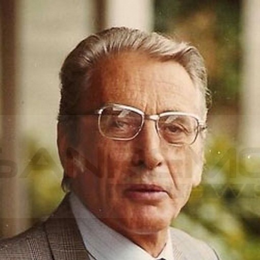 Cesare Viazzi, un signore con il microfono: giovedì pomeriggio al Museo civico di Palazzo Borea d’Olmo Cesare Viazzi, un signore con il microfono: giovedì pomeriggio al Museo civico di Palazzo Borea d’Olmo