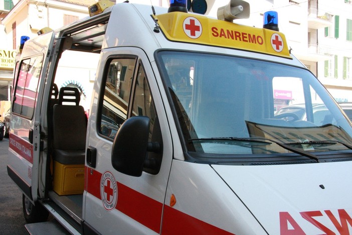 Sanremo: 70enne investita in via Dante da un furgoncino