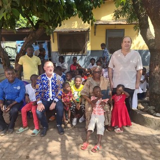La consegna degli aiuti nella giornata di ieri a Conakry La consegna degli aiuti nella giornata di ieri a Conakry