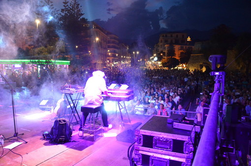 Sanremo: grande successo in Pian di Nave per il 'Concerto grosso' con i New Trolls e la Sinfonica (Foto e Video)