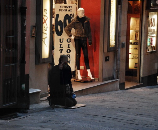 Sanremo: clochard affetto da Tbc in giro per la città, lettore "Perchè non viene fatto un Tso?"