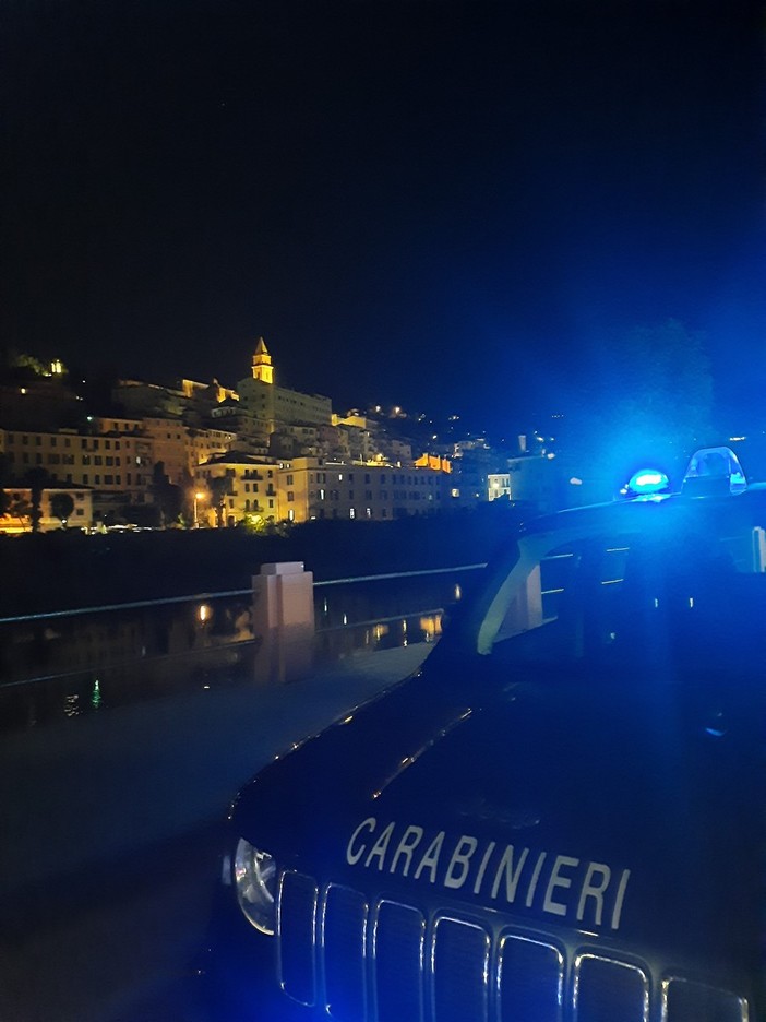 Ventimiglia, aggressione in passeggiata Cavallotti: la ricostruzione dei carabinieri Ventimiglia, aggressione in passeggiata Cavallotti: la ricostruzione dei carabinieri