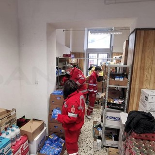 Sanremo: la Croce Rossa 'sfrattata' dal servizio per i bisognosi, da lunedì lo spazio serve per i tamponi Covid (Video) Sanremo: la Croce Rossa 'sfrattata' dal servizio per i bisognosi, da lunedì lo spazio serve per i tamponi Covid (Video)