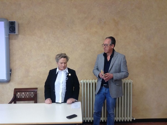 Sanremo: dieci studenti del Liceo Cassini premiati con le borse di studio in memoria di Massimiliano Poggio Sanremo: dieci studenti del Liceo Cassini premiati con le borse di studio in memoria di Massimiliano Poggio