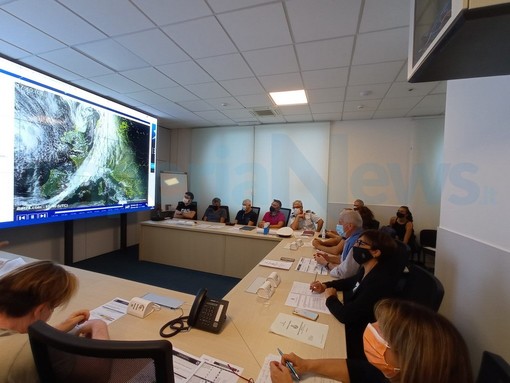 Domani allerta arancione: scuole aperte a Imperia, le disposizioni di sicurezza assunte dal Centro Operativo Comunale