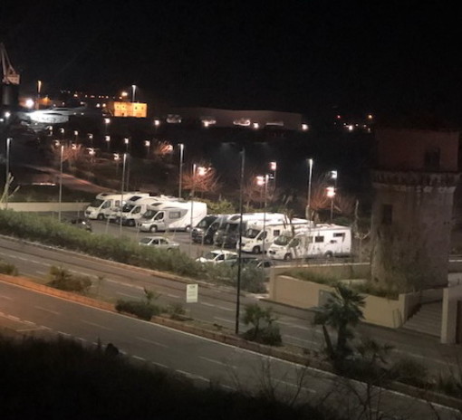 Terminate le feste di fine anno con molti camper anche ad Imperia: chiesta un'area a loro dedicata (Foto) Terminate le feste di fine anno con molti camper anche ad Imperia: chiesta un'area a loro dedicata (Foto)