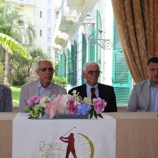 Le immagini della presentazione al Royal Hotel Le immagini della presentazione al Royal Hotel