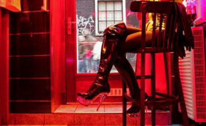 Ventimiglia: scoperta dalla Polizia una vera e propria casa di appuntamenti gestista da un transessuale Ventimiglia: scoperta dalla Polizia una vera e propria casa di appuntamenti gestista da un transessuale