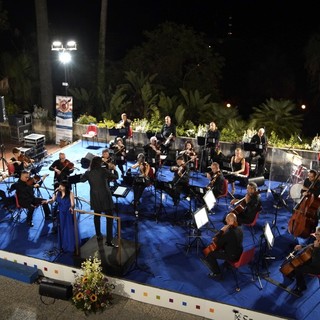 Sanremo: successo anche ieri per 'Universo Mia', il nuovo concerto della Sinfonica a Villa Ormond (Foto)