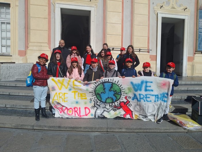 Stati Generali della Partecipazione, trasferta a Genova per il Consiglio comunale dei ragazzi di Vallecrosia (Foto)