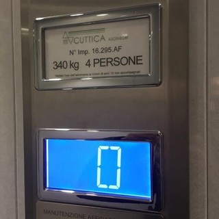 Sicurezza, comfort e restyling: la Cuttica Ascensori illustra con fotodocumentazione le recenti tecniche di modernizzazione degli apparecchi elevatori Sicurezza, comfort e restyling: la Cuttica Ascensori illustra con fotodocumentazione le recenti tecniche di modernizzazione degli apparecchi elevatori