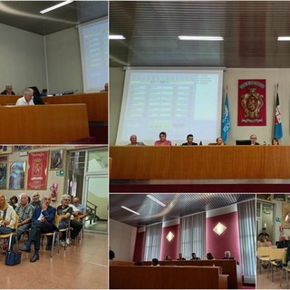 Ventimiglia, seduta straordinaria sui migranti. Di Muro: "Sì a Cpr, Ferrotel sarà un Pad per persone sole" (Foto) Ventimiglia, seduta straordinaria sui migranti. Di Muro: "Sì a Cpr, Ferrotel sarà un Pad per persone sole" (Foto)