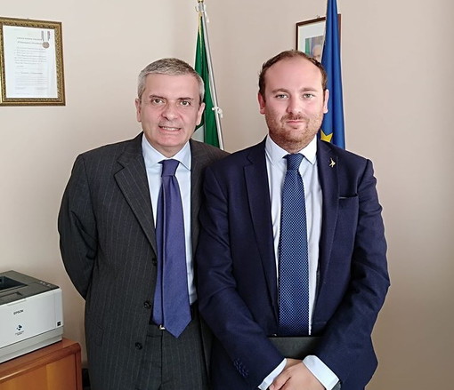 Il saluto del Deputato Flavio Di Muro al Questore Capocasa ed il benvenuto a Pietro Milone Il saluto del Deputato Flavio Di Muro al Questore Capocasa ed il benvenuto a Pietro Milone