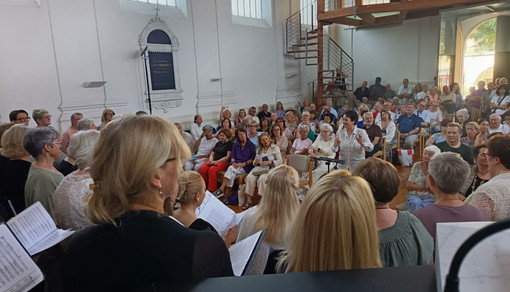 Sanremo applaude il Klæbu Damekor: chiesa gremita e bis per il concerto che unisce Italia e Norvegia Sanremo applaude il Klæbu Damekor: chiesa gremita e bis per il concerto che unisce Italia e Norvegia