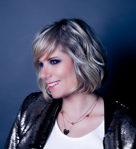 Il tour estivo di Chiara Ragnini parte da 'Cipresstock': l'appuntamento in elettrico con la band alla Torre Gallinara di Cipressa