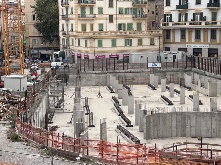 Piazza Eroi, sul park si stringe la tenaglia sul Comune: CEA chiede 166mila euro, Idroedil ed Ecoscavi ne vogliono 600mila Piazza Eroi, sul park si stringe la tenaglia sul Comune: CEA chiede 166mila euro, Idroedil ed Ecoscavi ne vogliono 600mila