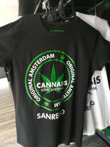 Abbigliamento, gadgets e accessori griffati Cannabis Store Amsterdam: ecco tutti gli ultimi arrivi del negozio di Sanremo