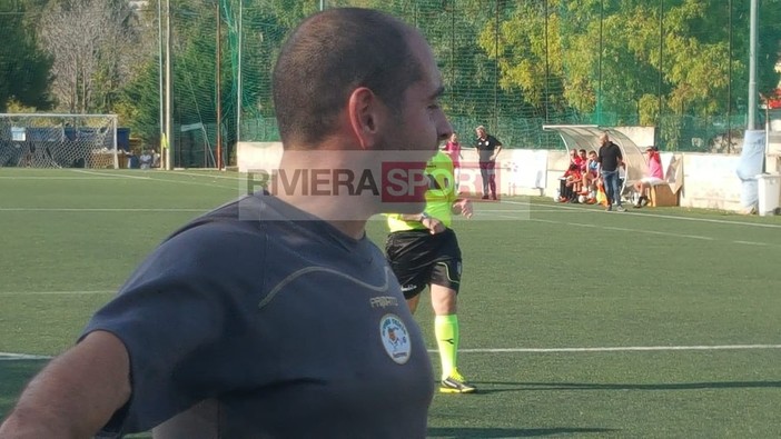 Carlo Ricca in azione con la maglia del Riva Ligure