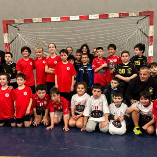 Ventimiglia: grande successo per il concentramento di pallamano per i giovani under nella città di confine Ventimiglia: grande successo per il concentramento di pallamano per i giovani under nella città di confine
