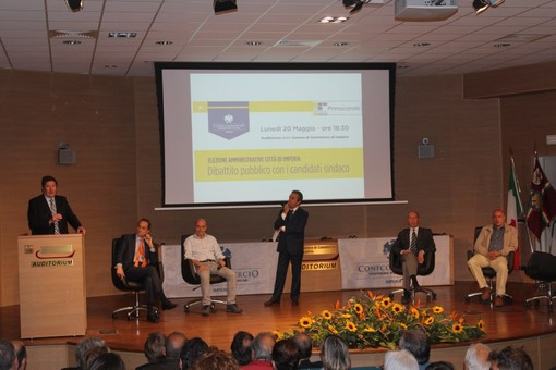 Imperia: il resoconto del macht televisivo dei candidati sindaco. Gaffe di Annoni: "Il porto è un'operazione auto-finanziabile come ampiamente dimostrato da Caltagirone”. Imperia: il resoconto del macht televisivo dei candidati sindaco. Gaffe di Annoni: "Il porto è un'operazione auto-finanziabile come ampiamente dimostrato da Caltagirone”.
