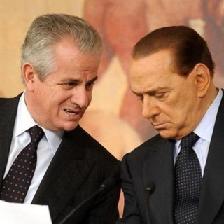 Morte di Silvio Berlusconi, Scajola in lacrime: "Se ne va un perseguitato, mancherà" (Video)