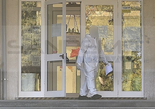 Sanremo: iniziati oggi i vaccini per gli operatori sanitari e 6 ospiti di Casa Serena, proseguiranno domani Sanremo: iniziati oggi i vaccini per gli operatori sanitari e 6 ospiti di Casa Serena, proseguiranno domani