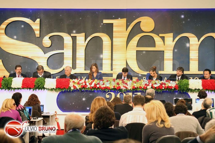 61° Festival di Sanremo: 'Nata per unire' il cd di Rai Trade con le canzoni di stasera 61° Festival di Sanremo: 'Nata per unire' il cd di Rai Trade con le canzoni di stasera