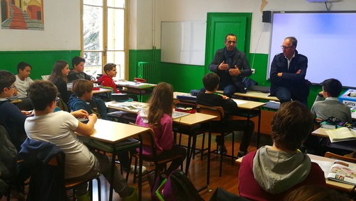 #Festival2017: visita a sorpresa di Carlo Conti agli alunni della Media Pascoli, la gioia dei ragazzi (Foto) #Festival2017: visita a sorpresa di Carlo Conti agli alunni della Media Pascoli, la gioia dei ragazzi (Foto)