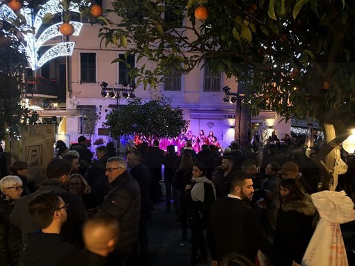 Sanremo: grande partecipazione in piazza Bresca e piazza Sardi per il concerto organizzato dallo Zonta (Foto) Sanremo: grande partecipazione in piazza Bresca e piazza Sardi per il concerto organizzato dallo Zonta (Foto)