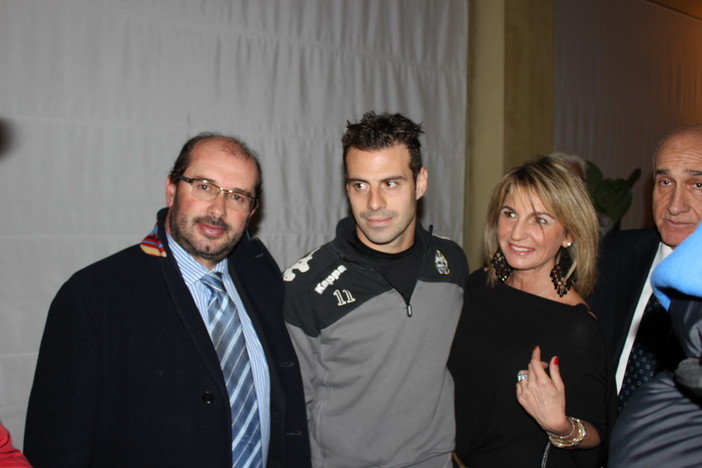 Da sinistra: Marco Alberti, Emanuele Calaiò e Beatrice Baratto Da sinistra: Marco Alberti, Emanuele Calaiò e Beatrice Baratto