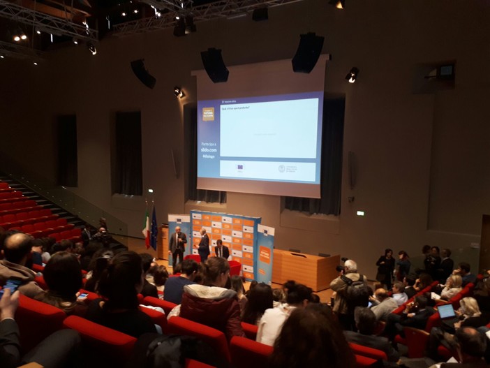 In diretta con il Commissario Europeo Vytenis Andriukaitis per parlare di Salute e Benessere Alimentare. Fai le tue domande in tempo reale! In diretta con il Commissario Europeo Vytenis Andriukaitis per parlare di Salute e Benessere Alimentare. Fai le tue domande in tempo reale!