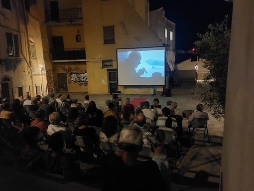 Sanremo, prosegue la rassegna "Cinema sotto le stelle" nel centro storico Sanremo, prosegue la rassegna "Cinema sotto le stelle" nel centro storico