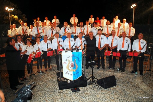 Pompeiana: grande partecipazione ieri sera in piazza Santa Maria per il concerto della banda musicale (Foto)