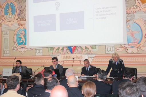 Diano Marina: oltre cento partecipanti al laboratorio pratico di Polizia Stradale