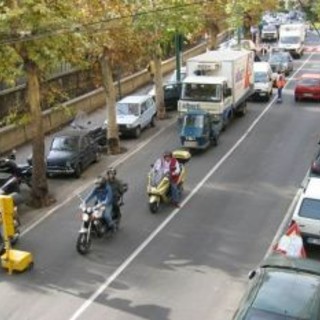 Sanremo: gruppo di ciclisti non si ferma alle strisce, il parere infastidito di un lettore